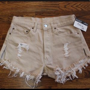 Khaki Levi’s High Waisted Levi Cut Offs Size 31
